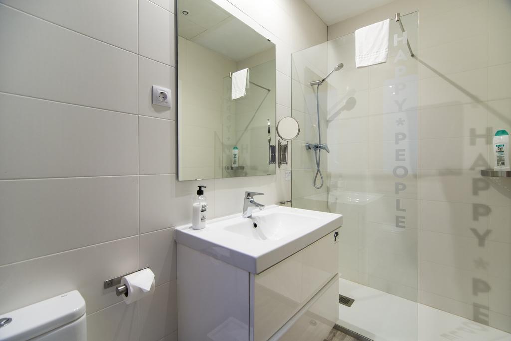 Happy People Sagrada Familia Apartments Barcelona Ngoại thất bức ảnh