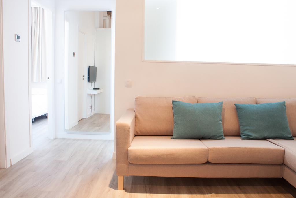 Happy People Sagrada Familia Apartments Barcelona Ngoại thất bức ảnh